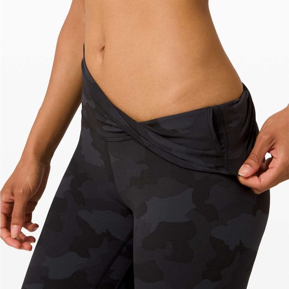 🍋 LULULEMON Align Crop *21" Black Camouflage Leggings Size 10 - Picture 5 of 14